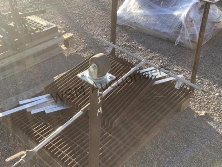 pallet-of-asst-steel-&-partial-table-image-2