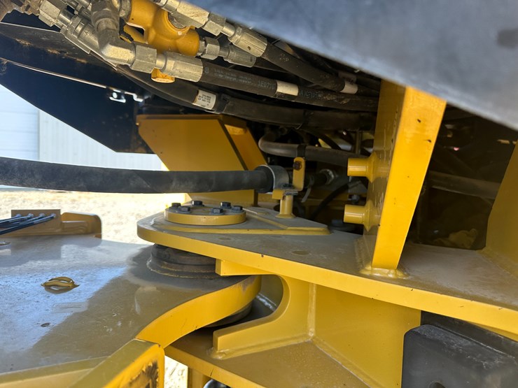 2016-caterpillar-926m-image-25