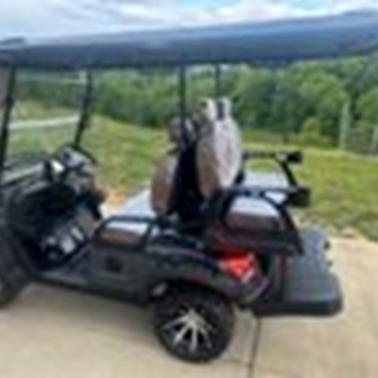 #1200 • Battery powered golf cart