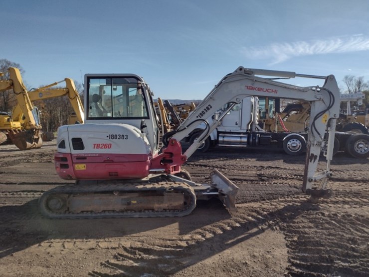 18-takeuchi-tb260cra-excavator-(qea-4048)-image-3