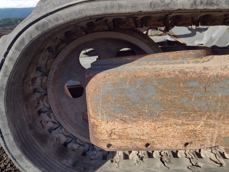 18-takeuchi-tb260cra-excavator-(qea-4048)-image-31