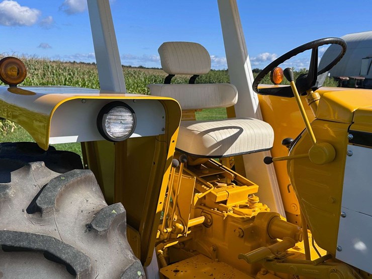 minneapolis-moline-g750-image-38