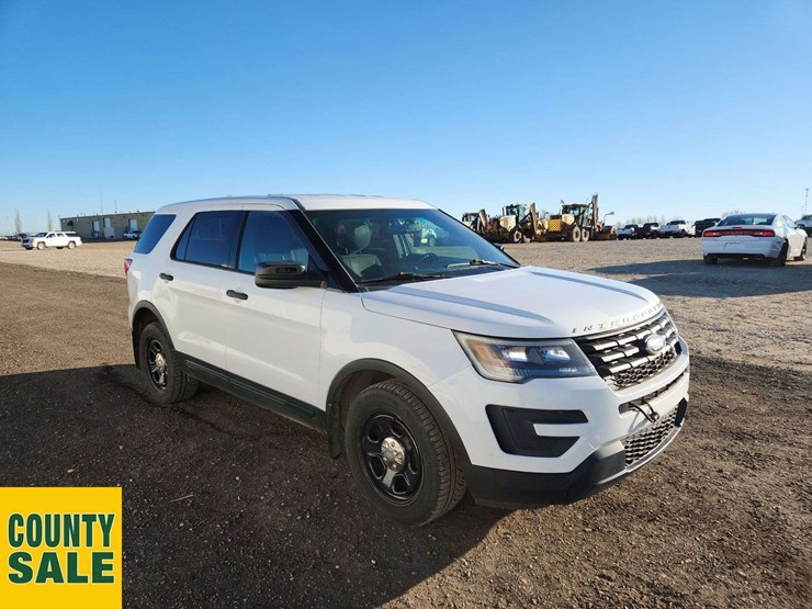 2017-ford-explorer-image-2