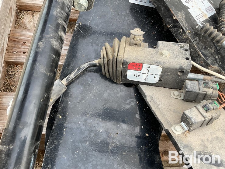 new-holland-t-6-series-loader-brackets-image-9