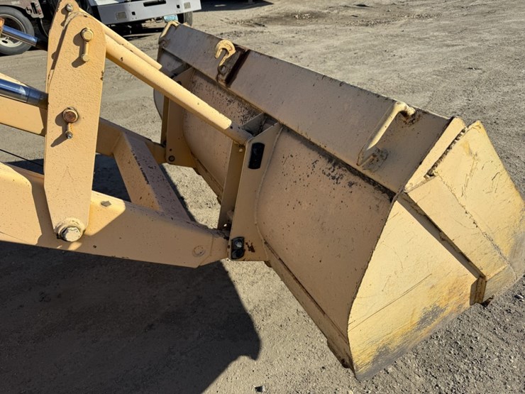 massey-ferguson-300a-image-12