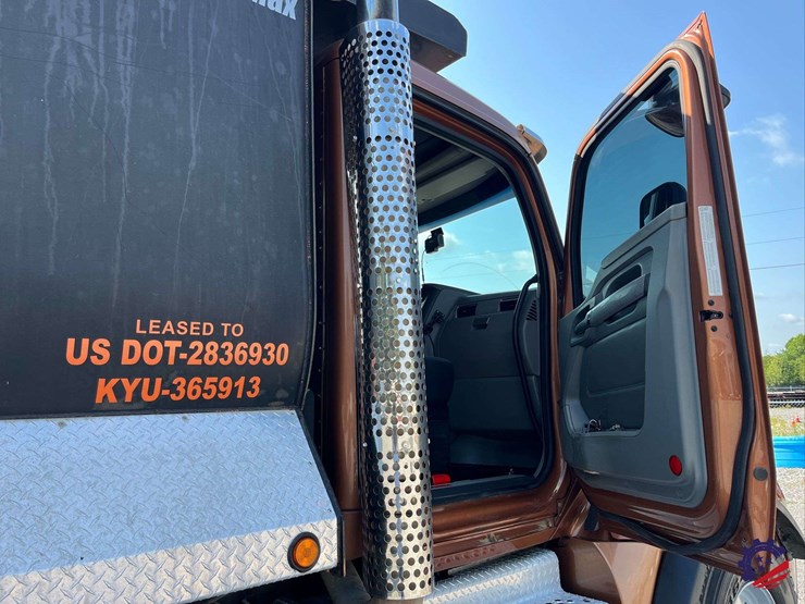 2016-kenworth-t880-image-50