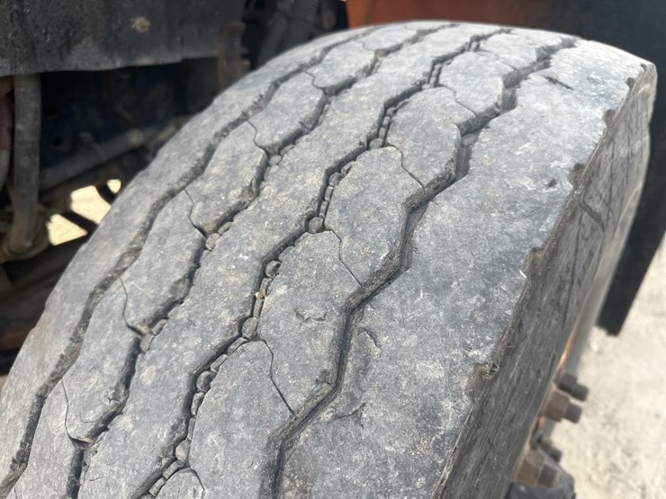 2009-international-7400-image-59