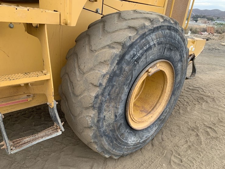 2012-deere-644k-image-12