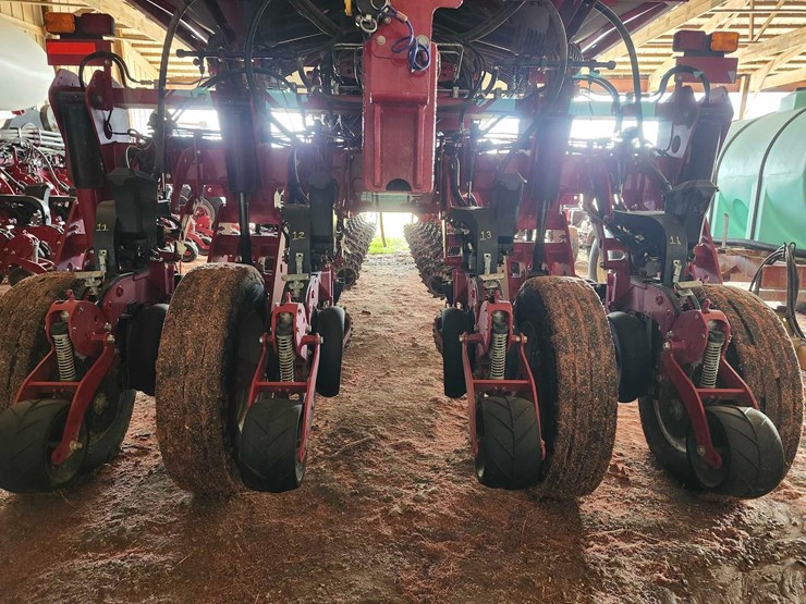 2023-case-ih-2150-image-11