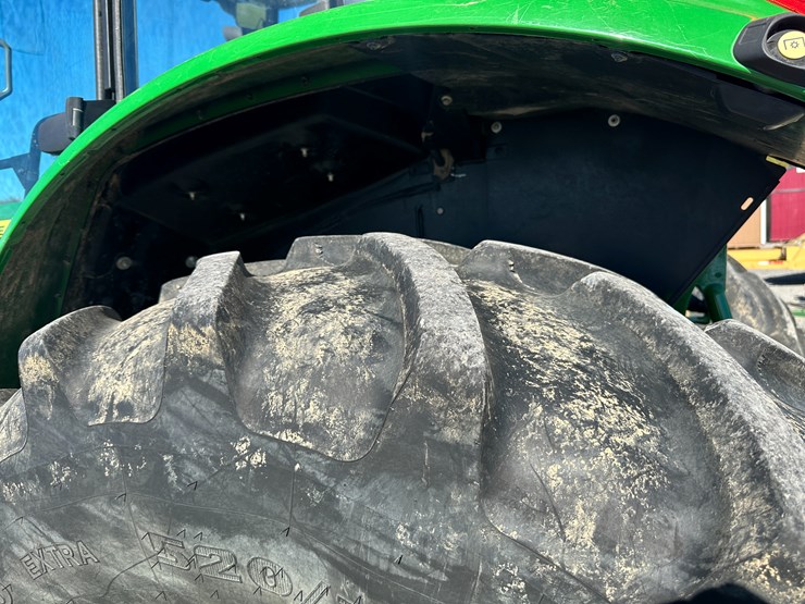 2013-john-deere-6140m-image-6