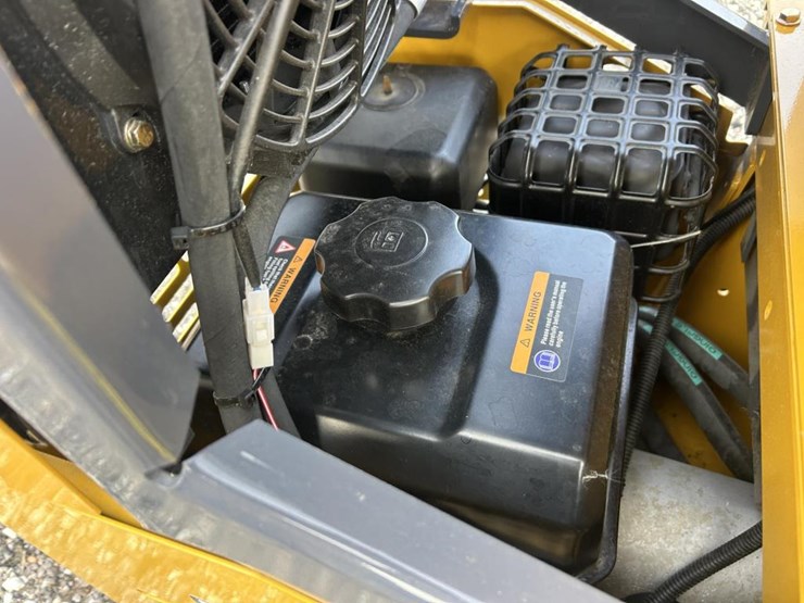 #2710-•-2025-infront-yf400-mini-tracked-skid-steer-image-14