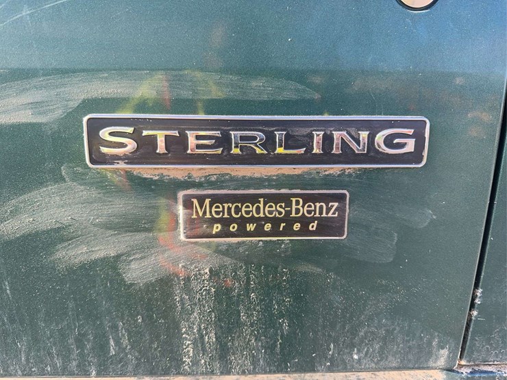 2009-sterling-l9500-image-22