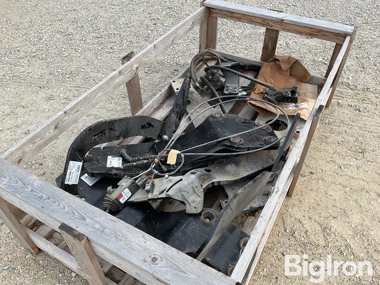 new-holland-t-6-series-loader-brackets-image-1