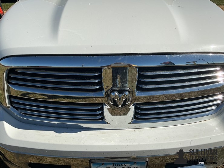 2015-ram-1500-big-horn-image-15