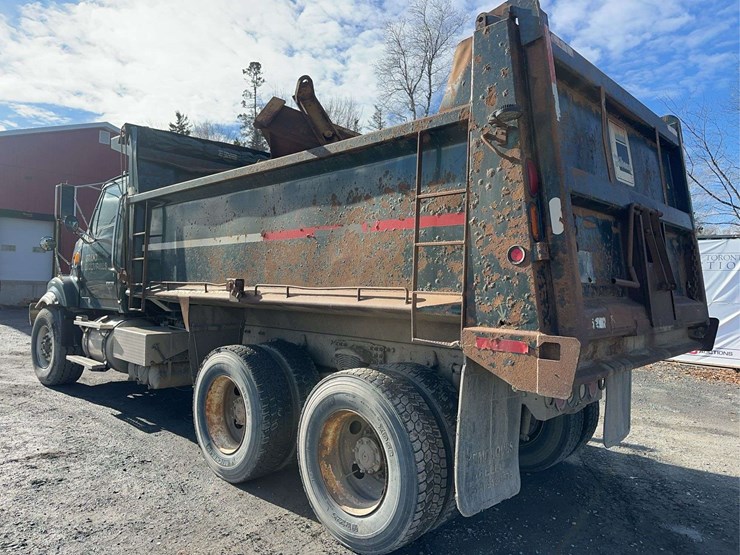 2009-sterling-l9500-image-7