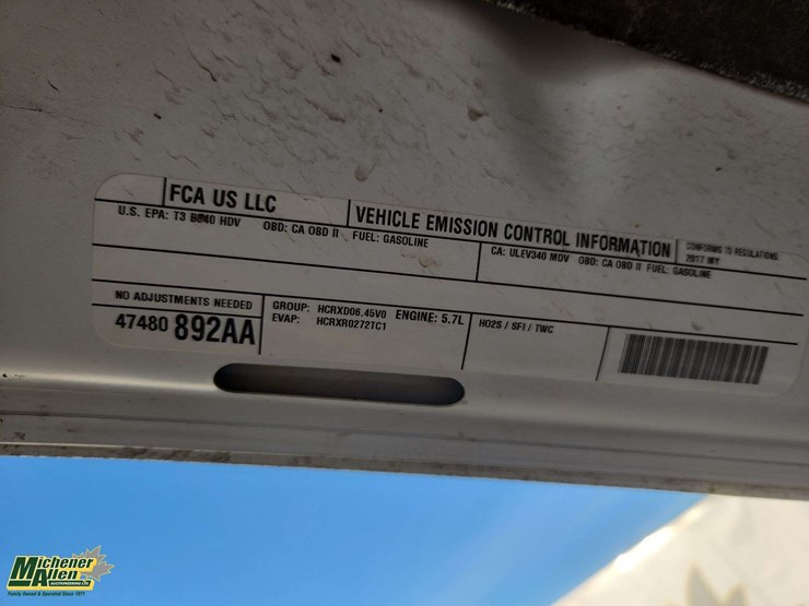 2017-dodge-2500-image-33