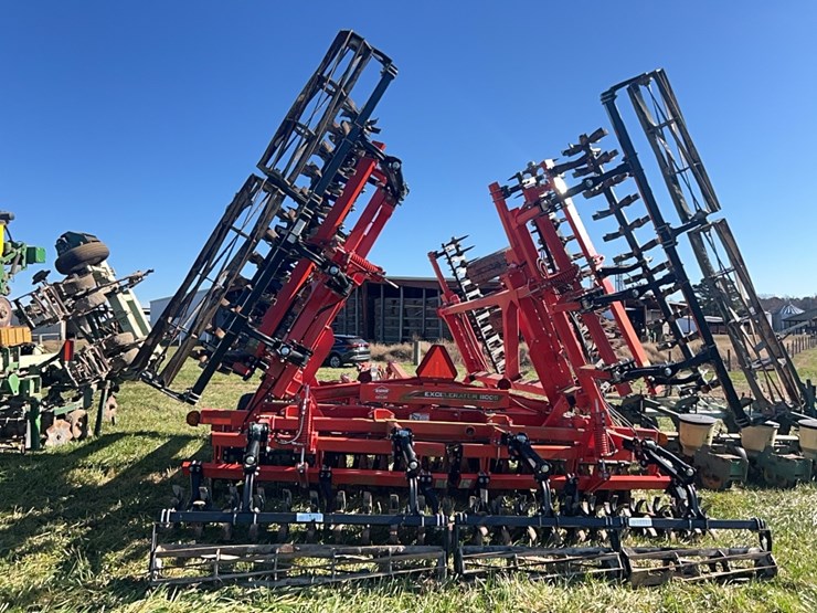 kuhn-excelerator-8005-vertical-tillage-image-19