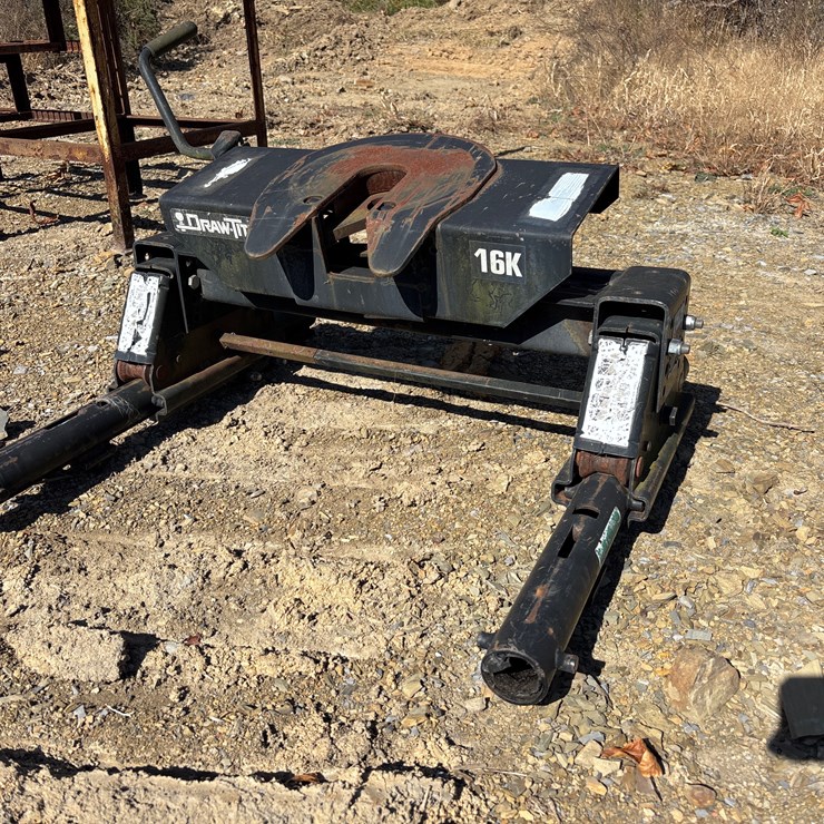 #1129 • Fifth wheel sliding bed hitch