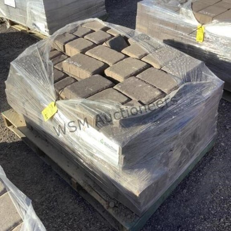 PALLET OF STONE PAVERS
