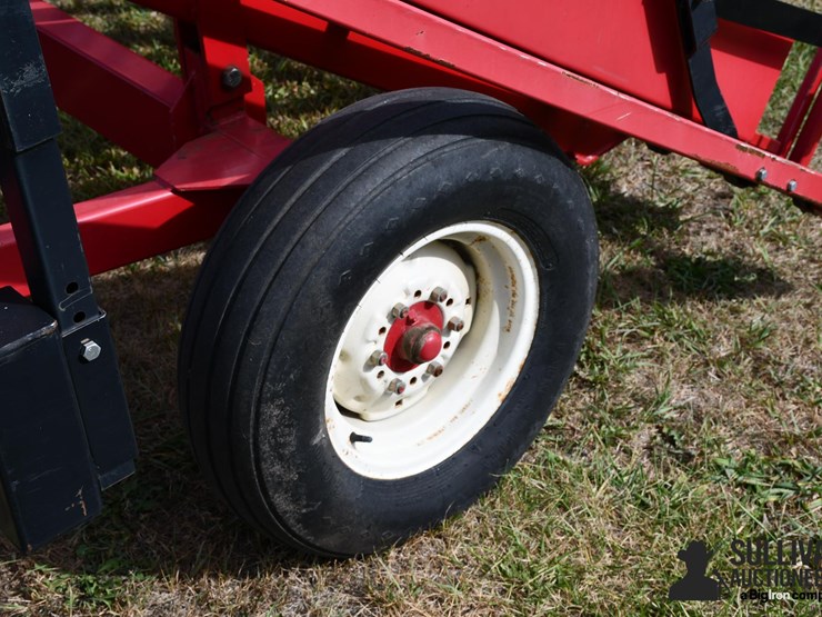 kuhns-1534-hay-accumulator-image-17