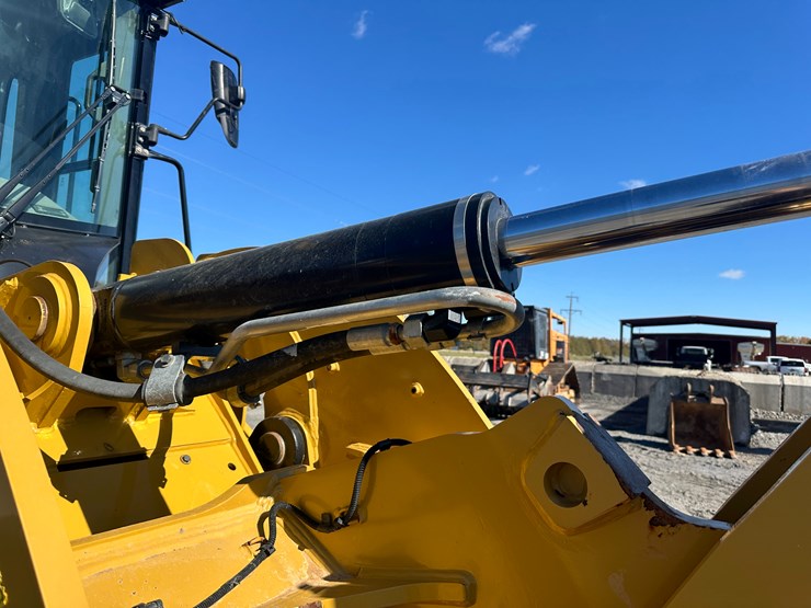 2016-caterpillar-926m-image-44