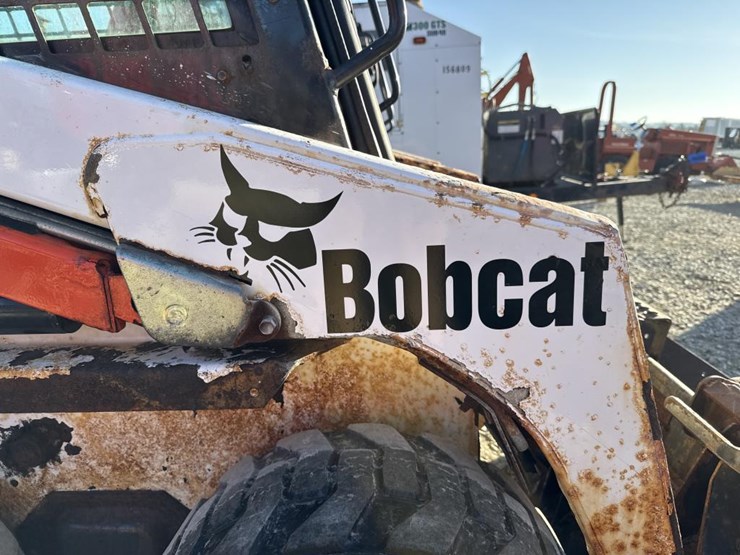 2015-bobcat-s70-image-18