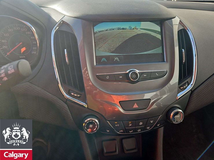 2018-chevrolet-cruze-lt-4dr-hatchback-image-19