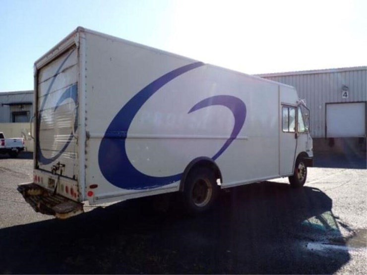 2008-freightliner-mt55-image-5