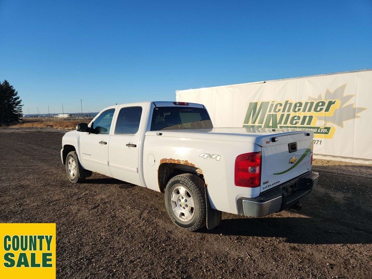 2011-chevrolet-silverado-1500-lt-image-3