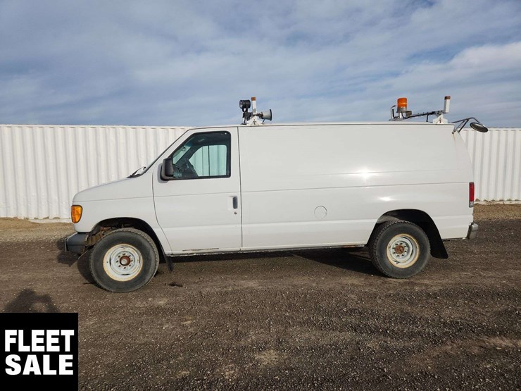 2005-ford-cargo-image-21