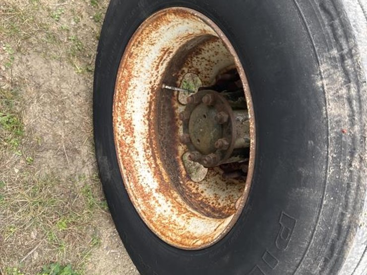 #3154-•-volvo-s60-parts-sleeper-truck-image-31