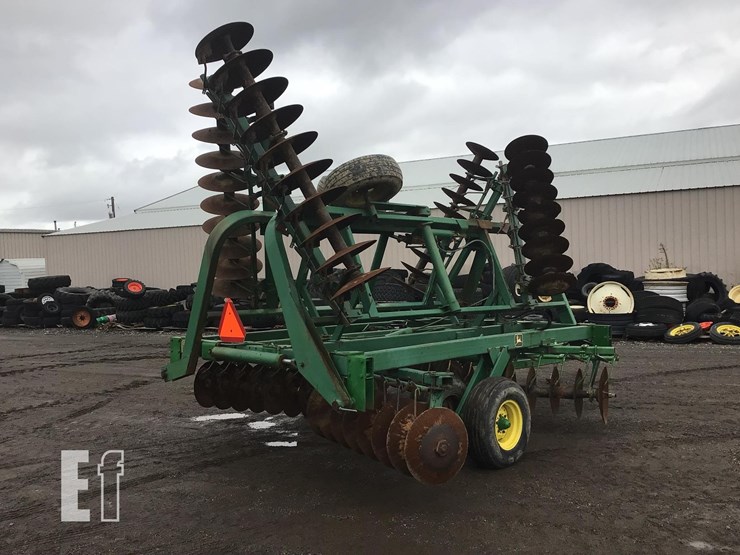 john-deere-230-image-7