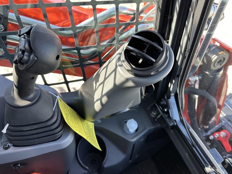 #5120-•-2025-kubota-svl-97-3-tracked-skid-steer-image-35