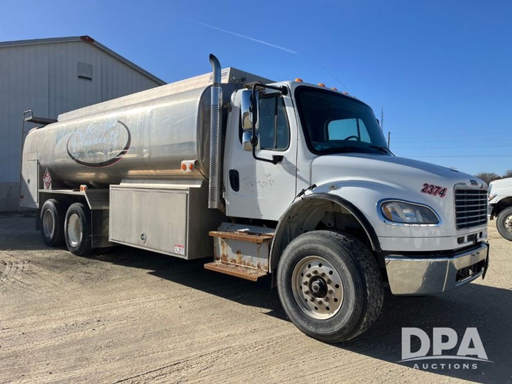 2016-freightliner-petroleum-truck-(jn3388,-unit-2374)-image-5