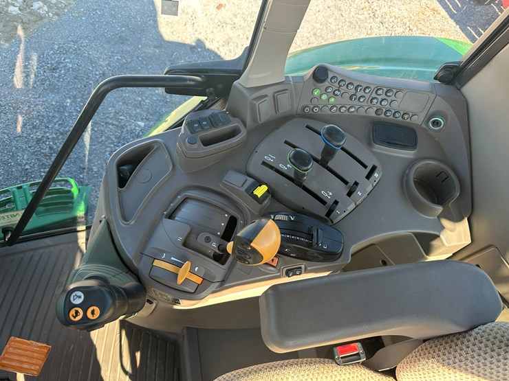 2013-john-deere-6140m-image-59