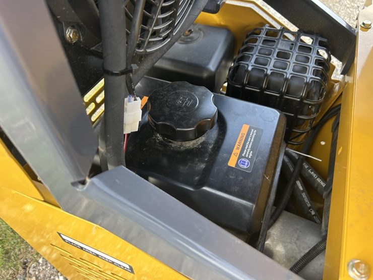 #2716-•-2025-infront-yf400-tracked-mini-skid-steer-image-11