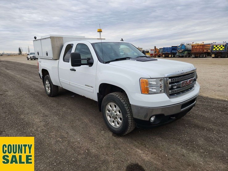 2013-gmc-sierra-2500hd-sle-image-2