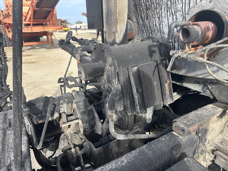 2009-international-7400-image-16