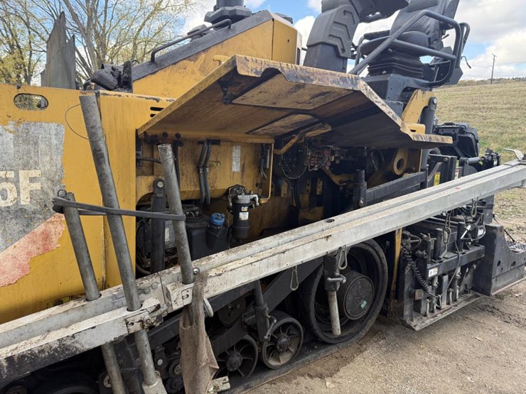 caterpillar-ap-1055f-image-11