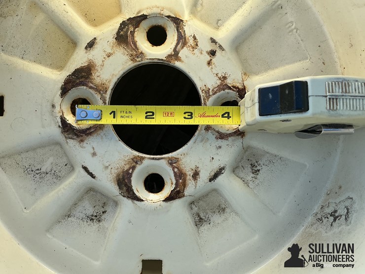 cub-cadet-24x10.50-12nhs-tire-on-4-bolt-rim-image-9