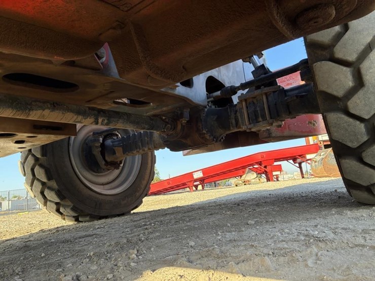 2018-skyjack-sj1056-image-13