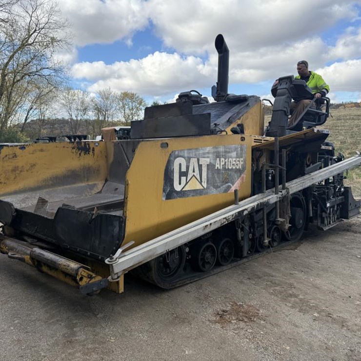 CATERPILLAR AP-1055F