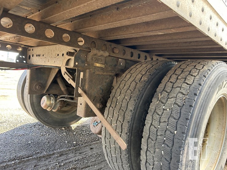 2011-strick-trailer-image-10