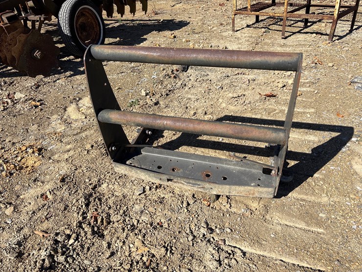 #1128-•-brush-guard-with-winch-attachment-image-1