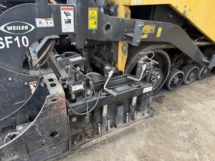 caterpillar-ap-1055f-image-28