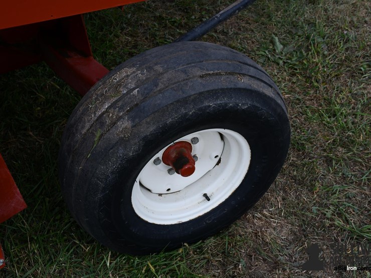 1993-hesston-4590-image-13