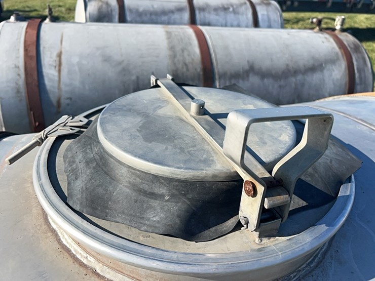 stainless-nurse-tank-image-5