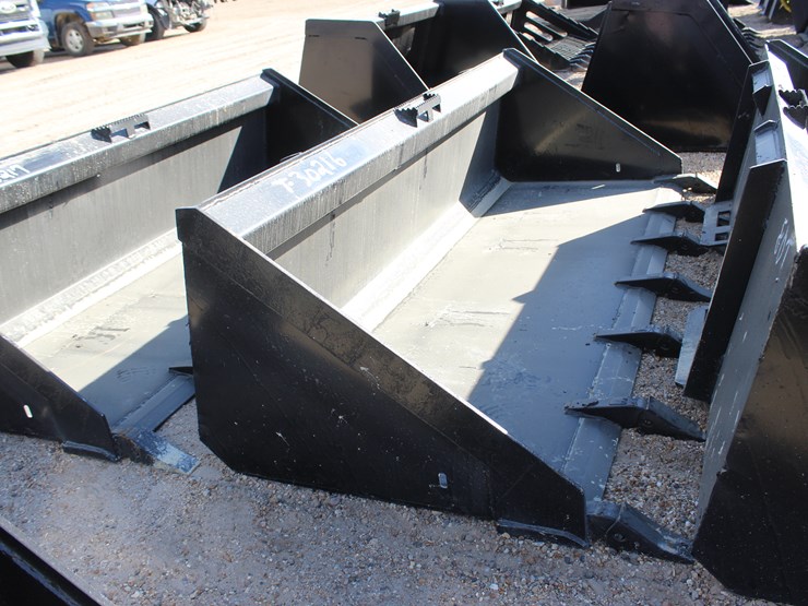 #30216-•-78in-low-profile-bucket-with-teeth-image-1