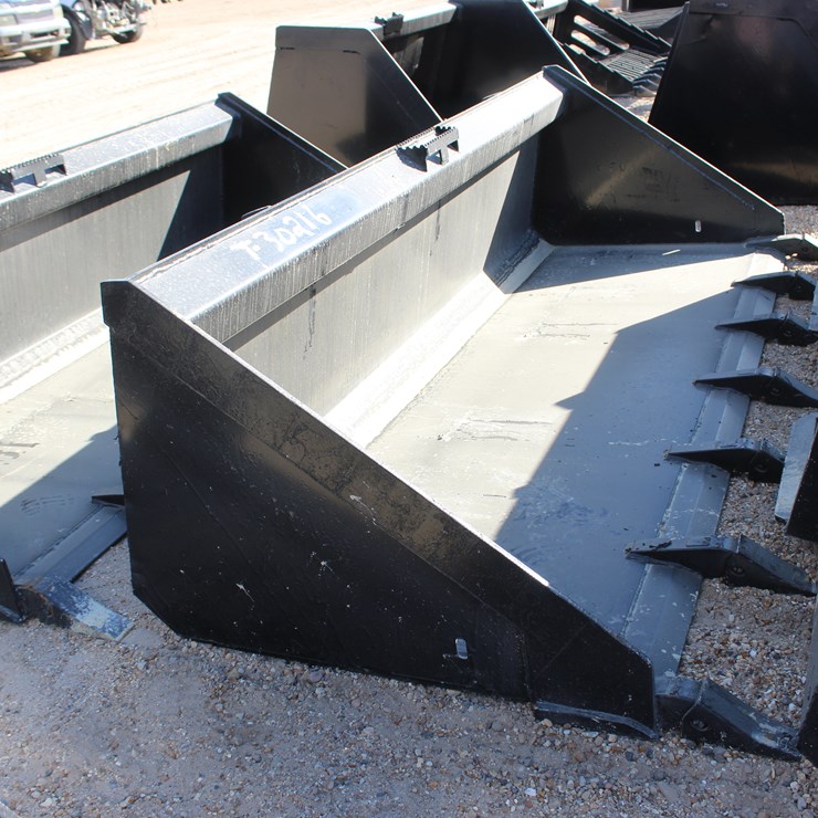 #30216 • 78IN LOW PROFILE BUCKET WITH TEETH