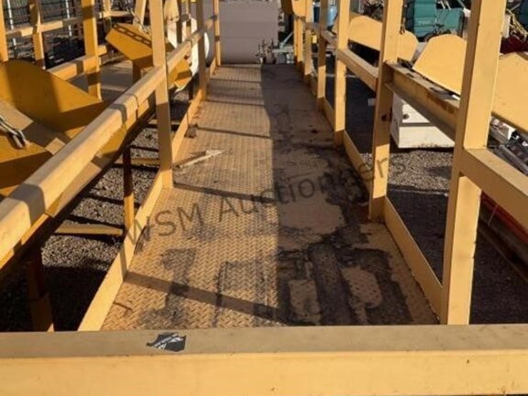 2-metal-catwalks-w/-trash-chutes-image-6